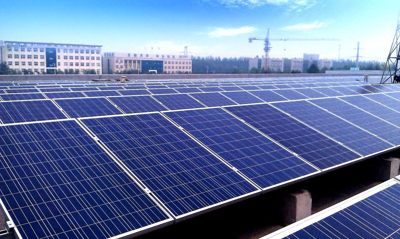 太阳能研发投入993658万元同比下滑2728%研发人员占比提升至2205%(图1)